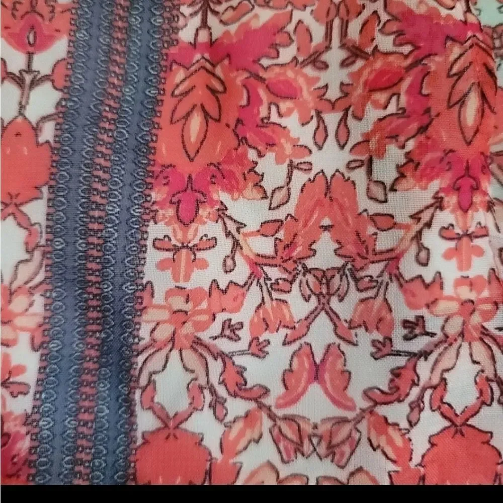 Boho flowy floral blouse